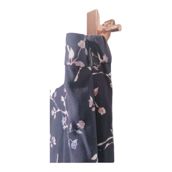 J.Jill Printed Skirt A-Line Purple
Floral Midi Skirt Size
Medium - Picture 10 of 12